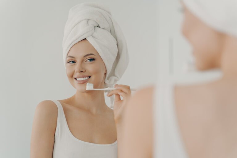 How to keep your teeth naturally white?