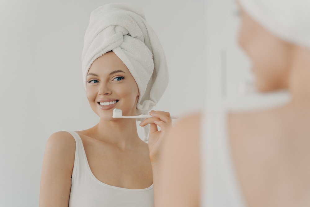 How to keep your teeth naturally white?