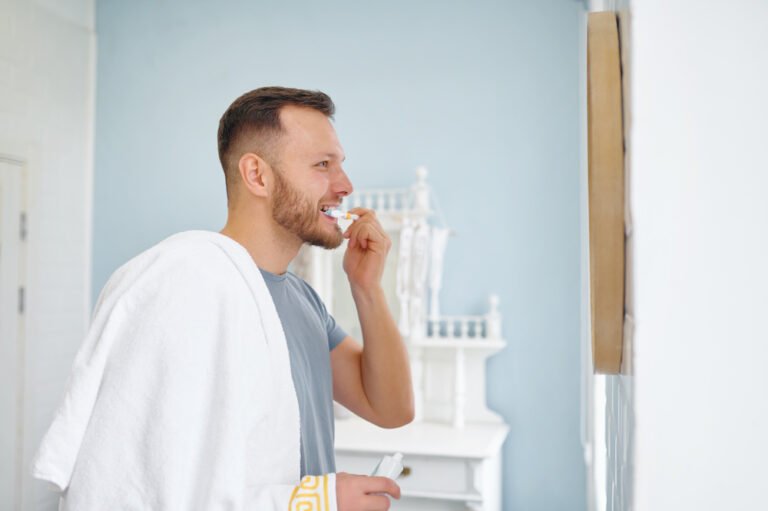 5 Causes of Teeth Discoloration and How Bleaching Can Help