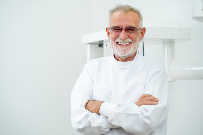 How Can Seniors Citizens Take Care of Their Dental Health?