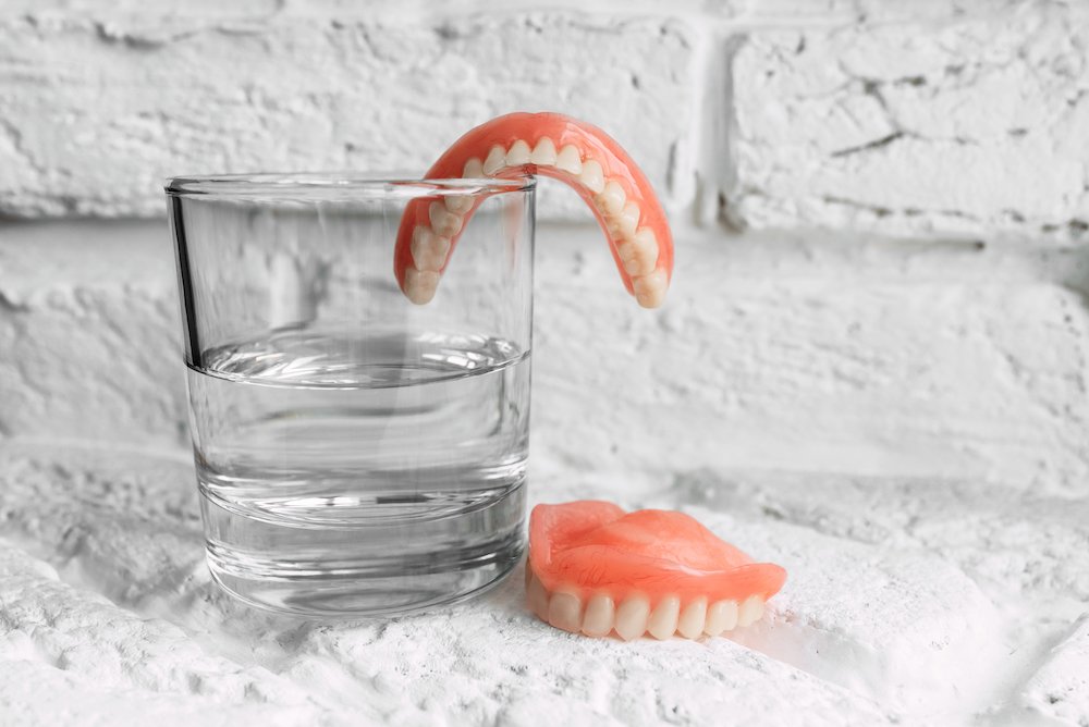 How to Feel Confident and Comfortable with Your Dentures?